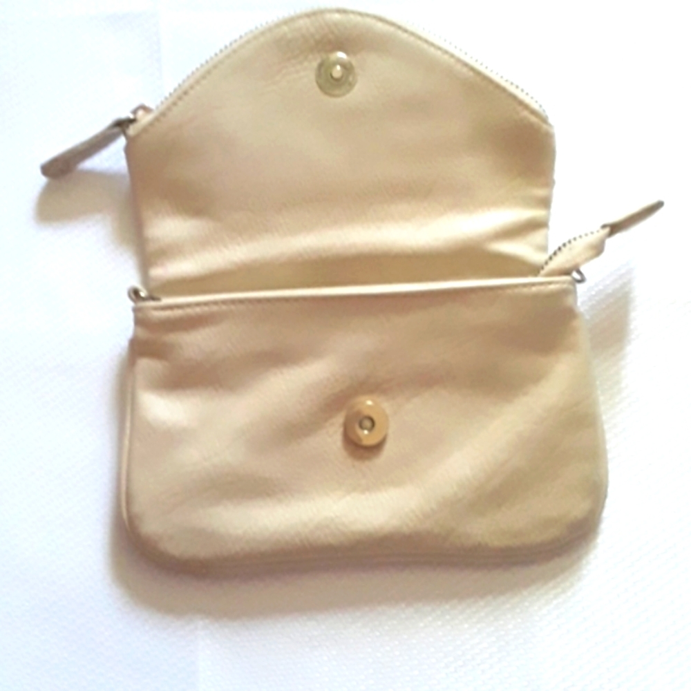 New York & Co Cream and Gold Clutch Purse - Picture 3 of 5